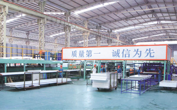 泡沫夾芯板生產線